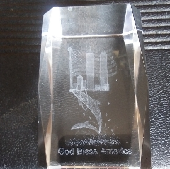 09/11 with Eagle, American Flag, Whale and Dolphin Laser Etched Crystal C… - Picture 3 of 6